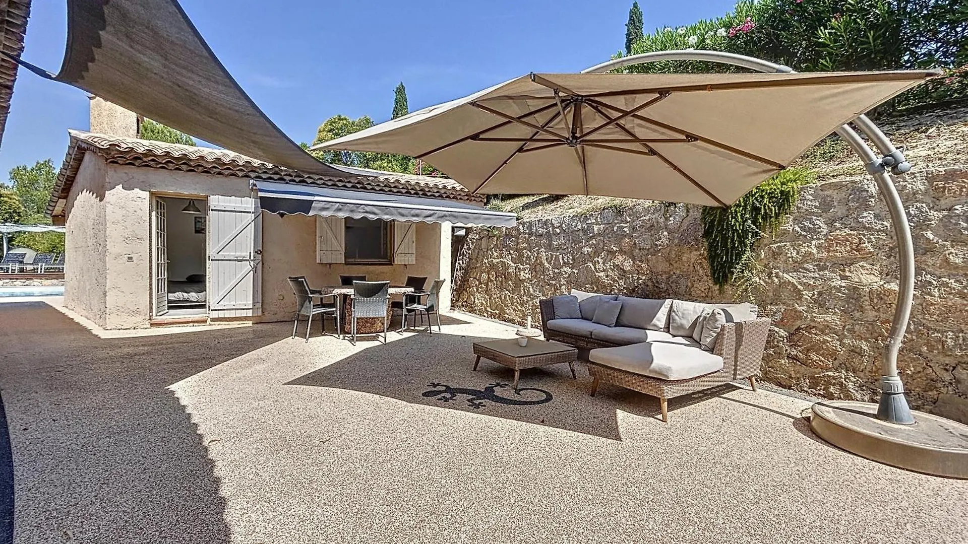 Villa-Piscine-Tennis-Spa-French Riviera Auribeau-sur-Siagne Villa